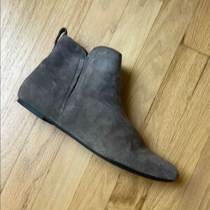 Born Brown Ankle Boots Sleek Suede Design
